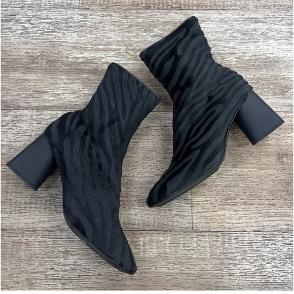 Rag&Bone FEI black Zebra Pull on Style ankle boots NIB! Black On Black!